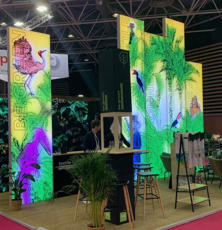 Caisson lumineux pour textiles